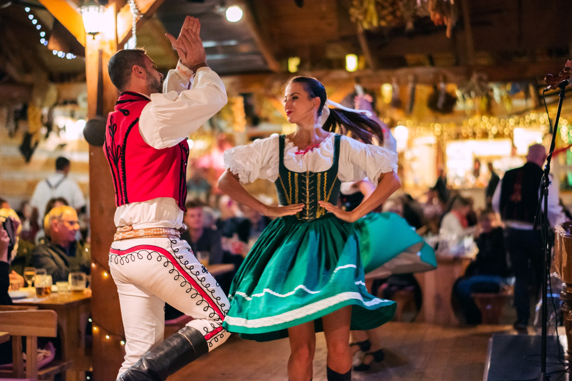 Tradiční folklórní show od Folklore Garden / Bez transferu